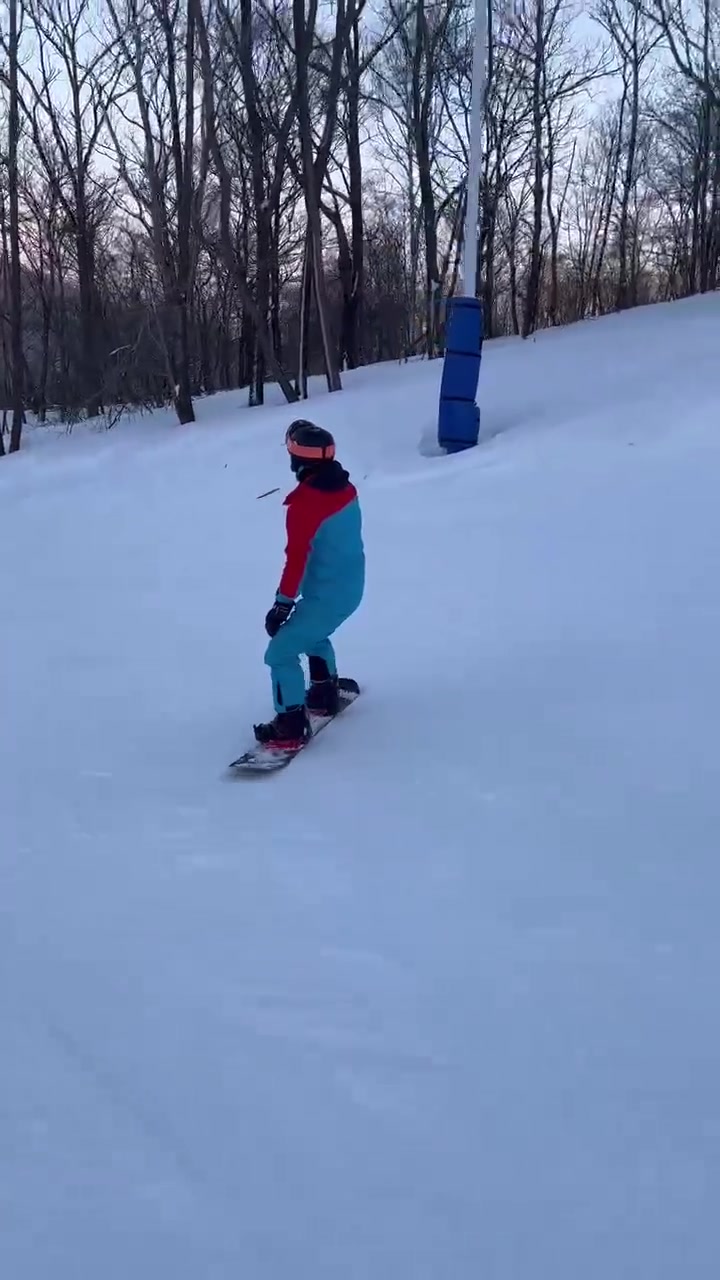 这不就是正常推坡么?Xun分享滑雪视频:两天速成怎么说